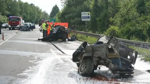 Samochód przełamał się na pół. "Był zespawany z dwóch części"