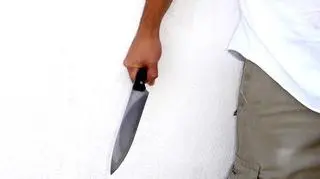 "Mężczyzna wyciągnął nóż i próbował nim ugodzić policjantów" (zdjęcie ilustracyjne)