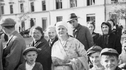 Brat i siostra uciekli z radomskiego getta. Zmarli jedno po drugim