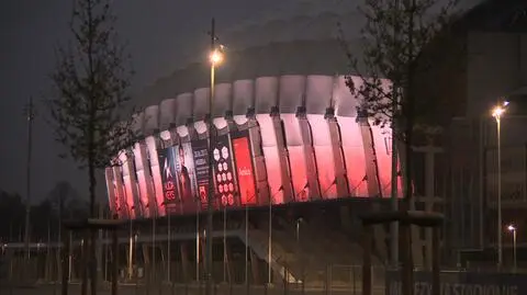 Stadion i ratusz jak wielkie polskie flagi