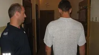 22-latek okradł piwnicę kolegi z narkotyków i anteny samochodowe