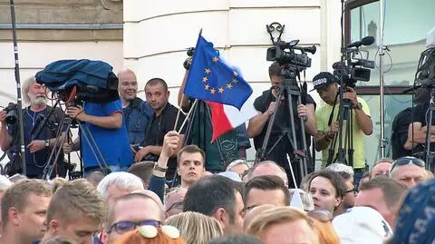 Jak rozpada się demokracja...
