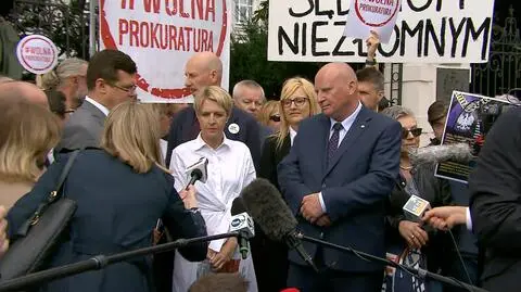 Judges and prosecutors are demanding an independent investigative committee to established