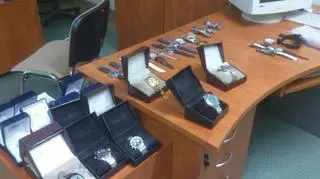 Zegarki przejęte przez policjantów z Poznania