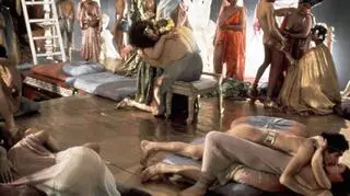 "Kaligula" z 1979 roku to jeden z najbardziej skandalizujących i szokujących filmów w historii. Jego reżyser, Tino Brass, chce teraz zająć się życiem byłego premiera Włoch