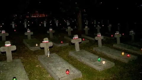 Poles lit candles on the graves of their ancestors who fought for the nation&#039;s independence 