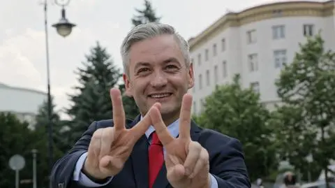 Zamieszanie wokół mandatu Robera Biedronia 