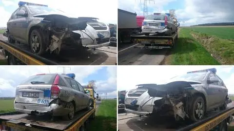 Radiowóz wpadł do rowu. "Policjant stracił panowanie nad pojazdem"
