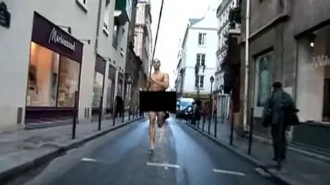 Mistrz biega nago, szuka sponsora