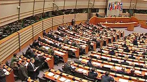 Mniej posad dla europosłów