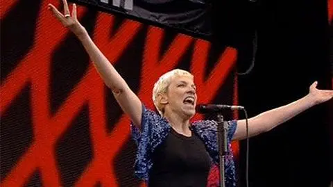 Annie Lennox 
z Orderem Imperium