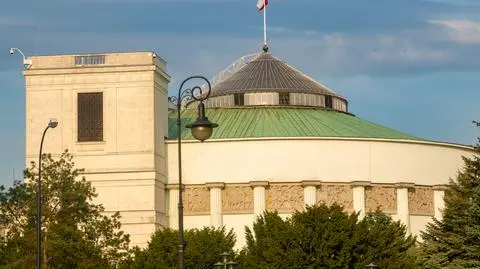 Sondaż CBOS: poparcie dla PiS spadło do 40 procent