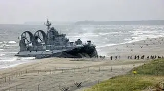 Takie poduszkowce klasy Żubr (tutaj podczas ćwiczeń Zapad 2009) mają dać Chinom przewagę na Morzu Południowochińskim