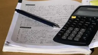 Przyszłość dla opornych z matematyki to prąd?