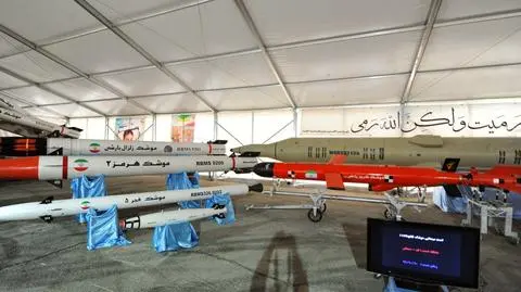 Iran prezentuje nowy pocisk manewrujący. Można go odpalić z samolotu