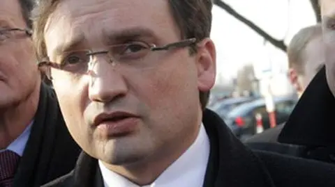 Zwolennicy Ziobry liczą szable