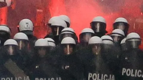 Podczas marszu dwóch policjantów zostało rannych