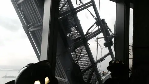 Utknęli na 69. piętrze One WTC. Akcję ratunkową śledził cały kraj