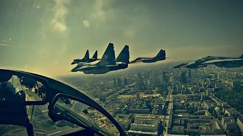 Czy pilot zgiął, bo nie zadziałał 30-letni fotel katapultowy?