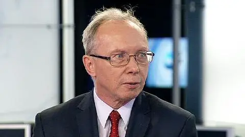 "W Polsce jest dość polityków naburmuszonych".  Kandydat PO broni swojej piosenki wyborczej