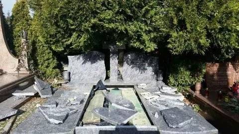 Rozbili płytę nagrobną 