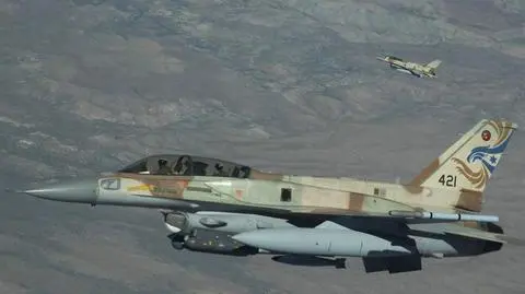 Iran pokazał nowe systemy rakietowe