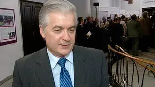 Polacy uważają, że Włodzimierz Cimoszewicz i Andrzej Lepper mogliby mieć więcej władzy niż do tej pory. Zmniejsza się zaś poparcie da Donalda Tuska