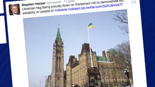 Przed kanadyjskim parlamentem obok flagi Kanady wywieszono flagę Ukrainy
