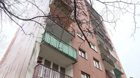 Kraków. Mężczyzna opuścił mieszkanie na czwartym piętrze przez okno