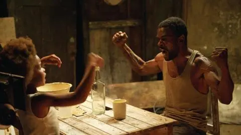Ojca Quvenzhané Wallis zagrał Dwight Henry – piekarz z Nowego Orleanu, gdzie kręcono "Bestie z południowych krain"
