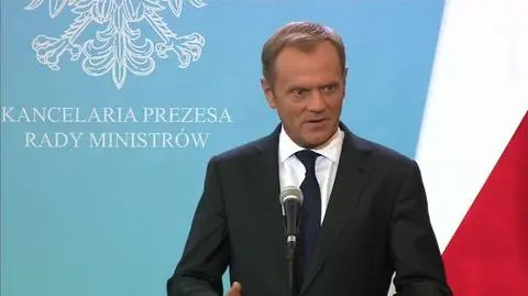 Donald Tusk w czasie piątkowej konferencji 