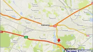Z jadącego samochodu wypadły skrzynki z piwem 