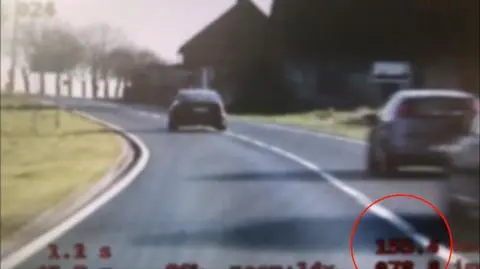 Polkowice. Nie chciał się spóźnić do pracy, stracił prawo jazdy