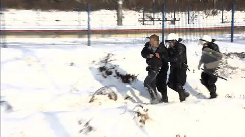 Policja zatrzymała szesnastu pseudokibiców