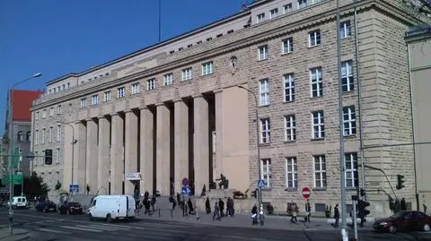 5 oskarżonych ws. oszustwa na szkodę Uniwersytetu Ekonomicznego