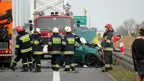 Zderzyły się dwa auta, dwie osoby nie żyją