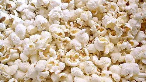 W popcornie z Makro wykryto toksyny. "Zdjęliśmy produkt z półek"