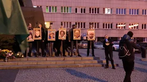 Przedłużono śledztwo w sprawie portretów polityków na szubienicach