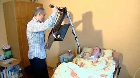 Pan Roman pomaga niepełnosprawnym