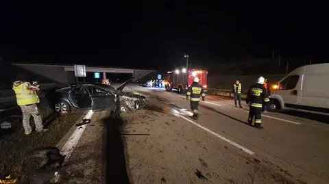 Wrocław. Ciężarówka wjechała w lawetę, która zabrała auto po wypadku
