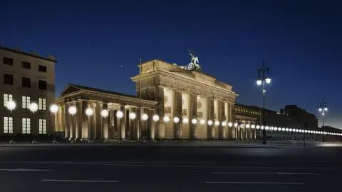 Berlin podzieli się na dwie części. 15 km świecących balonów w pokojowych zamiarach