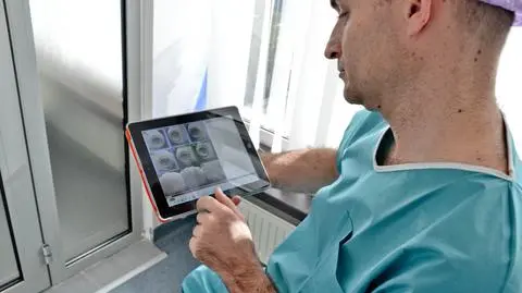Podglądanie zarodków w katowickiej klinice. Zobacz, jak się rozwijają