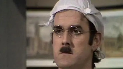 Monty Python z pomocą Obamie