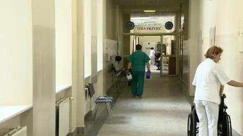Straciła nerkę, bo zostawili jej gazik w brzuchu? Lekarze czekają na proces