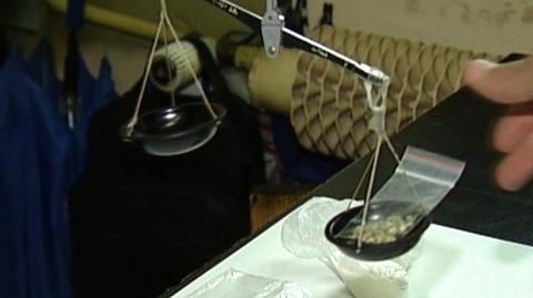 Bezpieczniej palić czy pić?