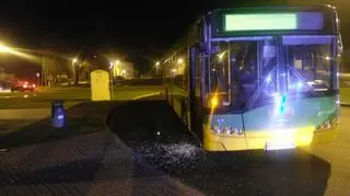 Już po pierwszym ciosie szyba pękła