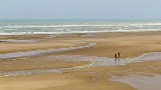 Paczki z kokainą na francuskich plażach