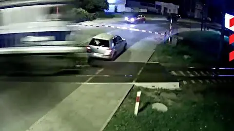 Pociąg pędził wprost na samochód