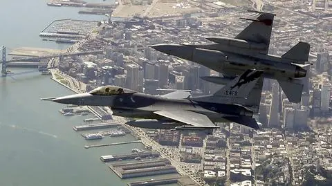 F-16 przechwyciły samolot do Nowego Jorku