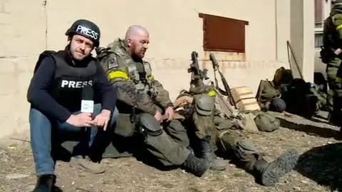 Reporter TVN24 rozmawia z ukraińskim żołnierzem jadącym na front